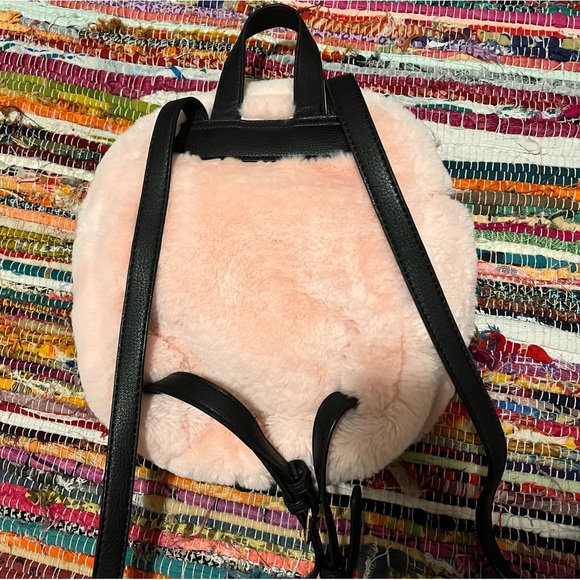 Pink fluffy mini backpack - Picture 2 of 8